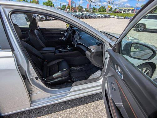 2022 Nissan Altima SR FWD