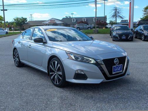 2022 Nissan Altima SR FWD