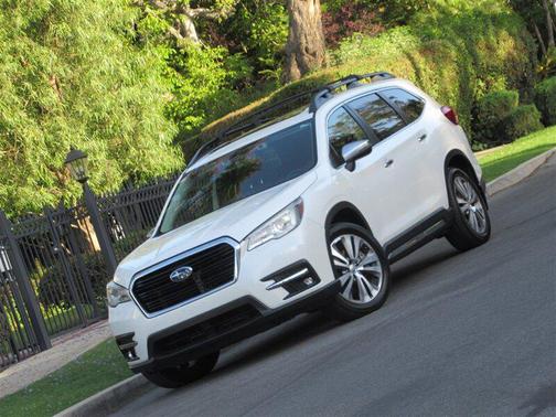 Crystal White Pearl 2019 Subaru Ascent Touring 7-Passenger