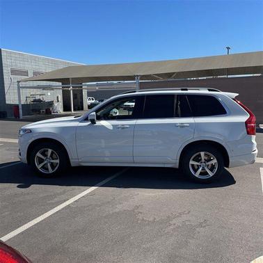 2016 Volvo XC90 T5 Momentum