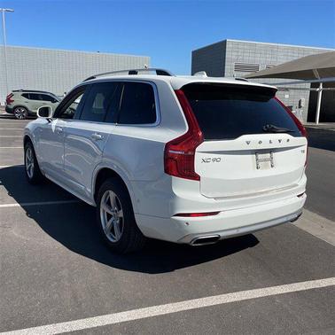2016 Volvo XC90 T5 Momentum