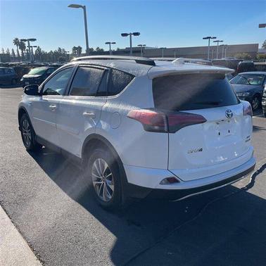 2017 Toyota RAV4 Hybrid XLE