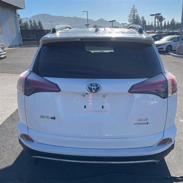 2017 Toyota RAV4 Hybrid XLE