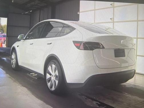 2024 Tesla Model Y Long Range Dual Motor All-Wheel Drive