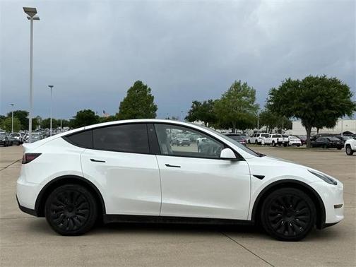 2022 Tesla Model Y Long Range Dual Motor All-Wheel Drive