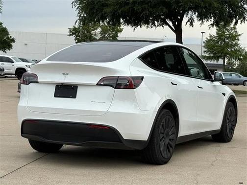 2022 Tesla Model Y Long Range Dual Motor All-Wheel Drive