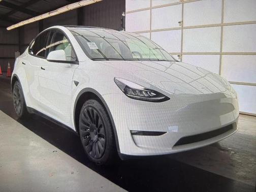 2022 Tesla Model Y Long Range Dual Motor All-Wheel Drive