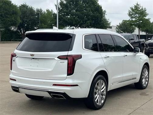 2022 Cadillac XT6 Premium Luxury FWD
