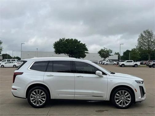 2022 Cadillac XT6 Premium Luxury FWD