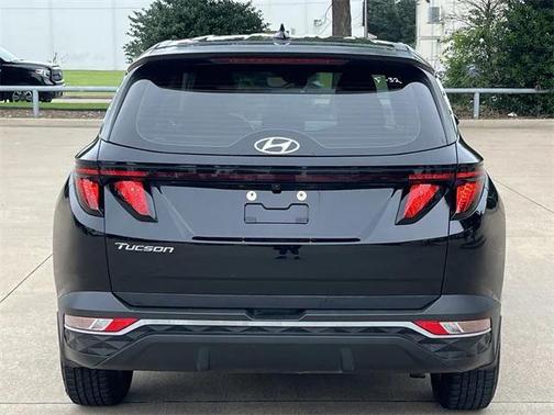 2022 Hyundai TUCSON SE