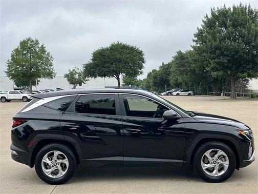 2022 Hyundai TUCSON SE