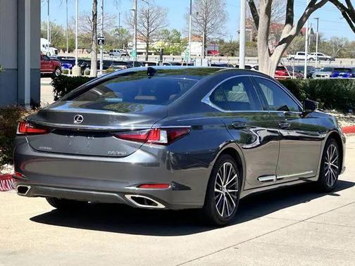 2023 Lexus ES 350 Base