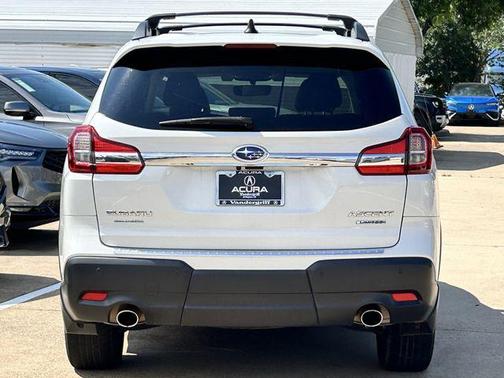 Crystal White Pearl 2022 Subaru Ascent Limited 8-Passenger