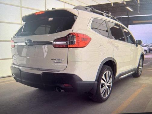 Crystal White Pearl 2022 Subaru Ascent Limited 8-Passenger