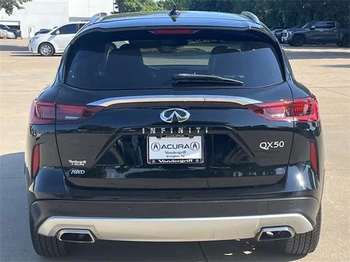 2022 INFINITI QX50 LUXE AWD