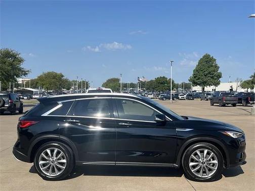 2022 INFINITI QX50 LUXE AWD