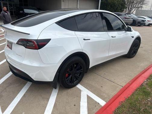 2022 Tesla Model Y Long Range Dual Motor All-Wheel Drive