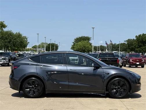 2024 Tesla Model Y RWD