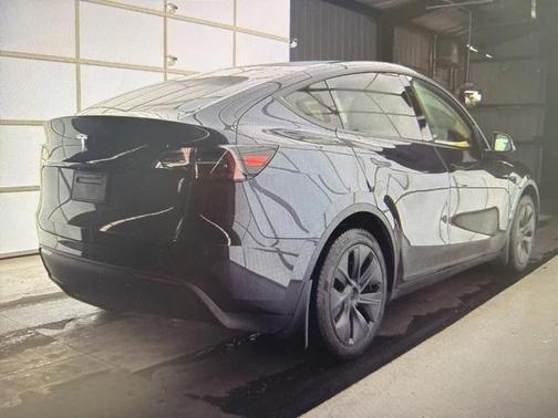 2024 Tesla Model Y RWD