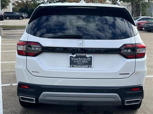 2024 Honda Pilot Touring 8-Passenger