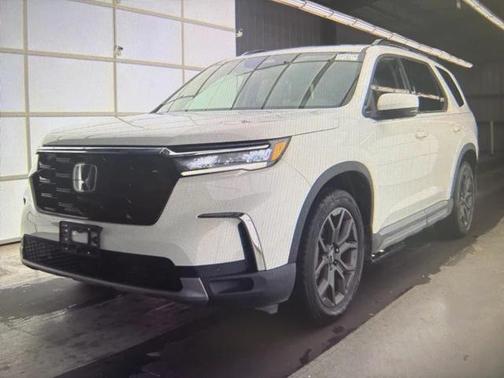 2024 Honda Pilot Touring 8-Passenger