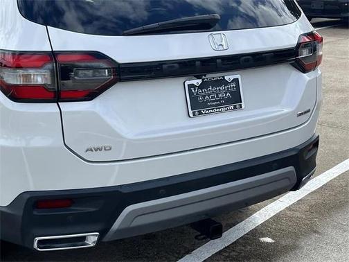 2024 Honda Pilot Touring 8-Passenger