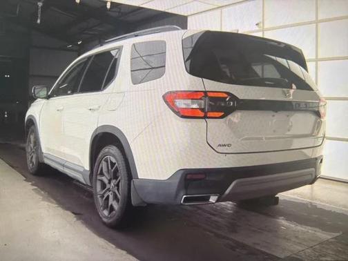 2024 Honda Pilot Touring 8-Passenger