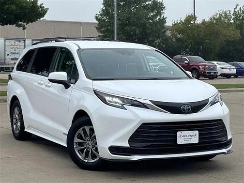 2021 Toyota Sienna LE