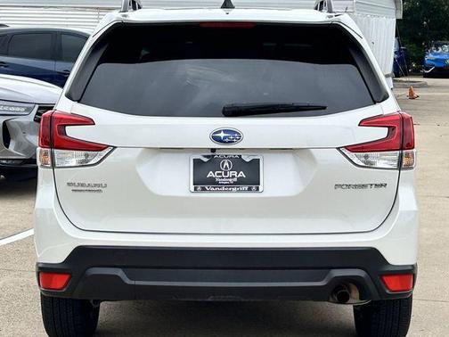 Crystal White Pearl 2024 Subaru Forester Premium