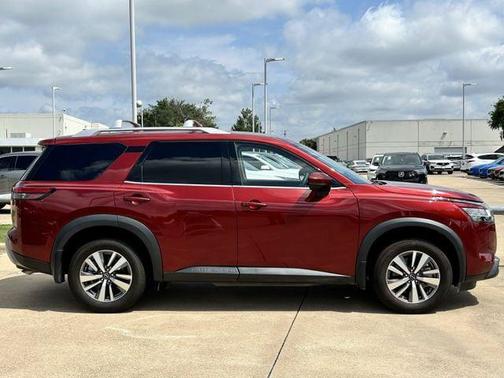 Super Black 2024 Nissan Pathfinder SL 4WD