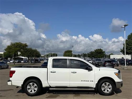 2019 Nissan Titan SV