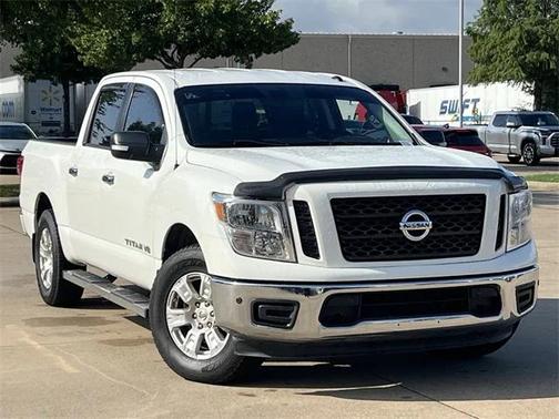 2019 Nissan Titan SV