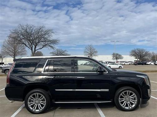 2019 Cadillac Escalade Luxury