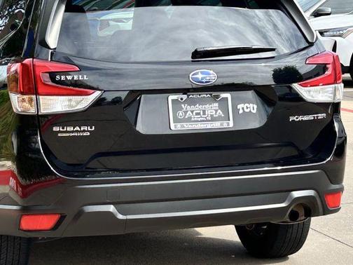 Crystal Black Silica 2022 Subaru Forester Premium