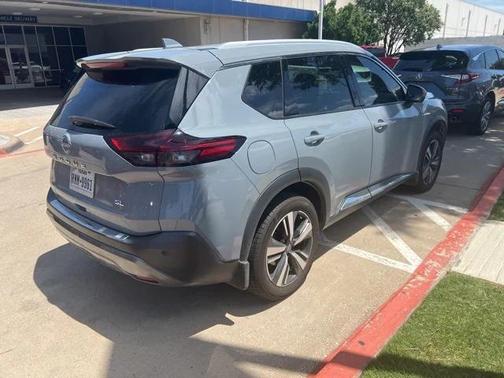 2022 Nissan Rogue SL