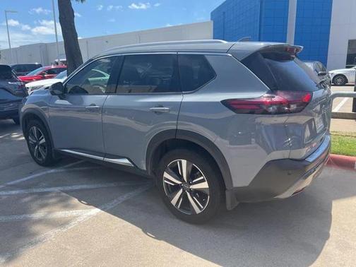 2022 Nissan Rogue SL