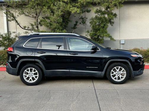Brilliant Black Crystal Pearlcoat 2015 Jeep Cherokee Latitude