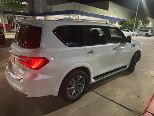 2024 INFINITI QX80 Luxe