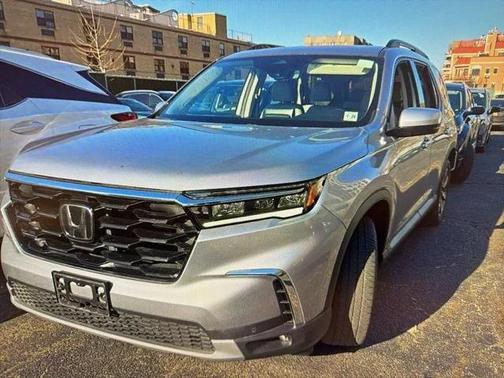 2023 Honda Pilot Touring 8-Passenger