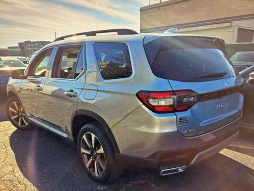 2023 Honda Pilot Touring 8-Passenger