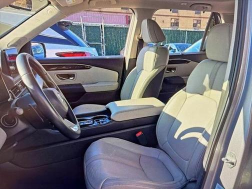 2023 Honda Pilot Touring 8-Passenger