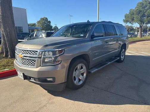 2017 Chevrolet Suburban LT