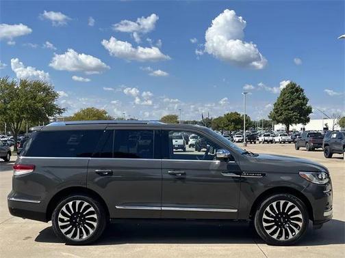 2023 Lincoln Navigator Black Label