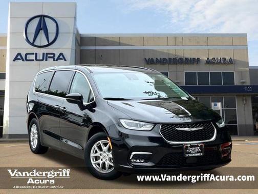 Brilliant Black Crystal Pearlcoat 2023 Chrysler Pacifica Touring L