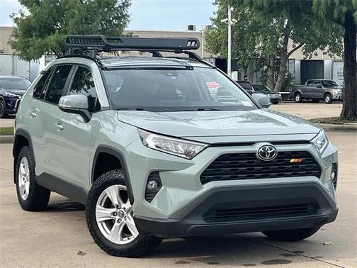 2020 Toyota RAV4 XLE