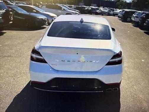 2023 Genesis G70 2.0T RWD