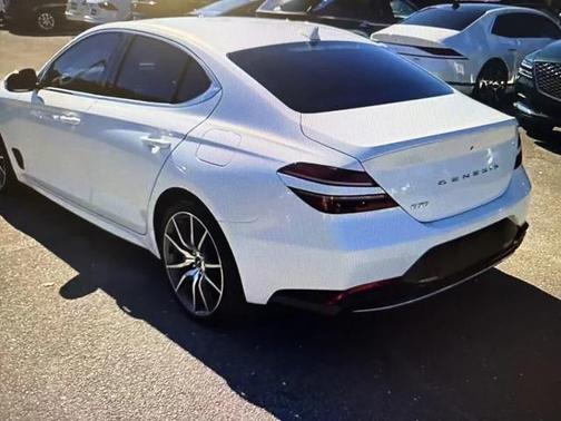 2023 Genesis G70 2.0T RWD