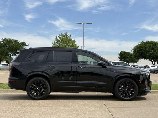 Stellar Black Metallic 2022 Cadillac XT6 Sport AWD