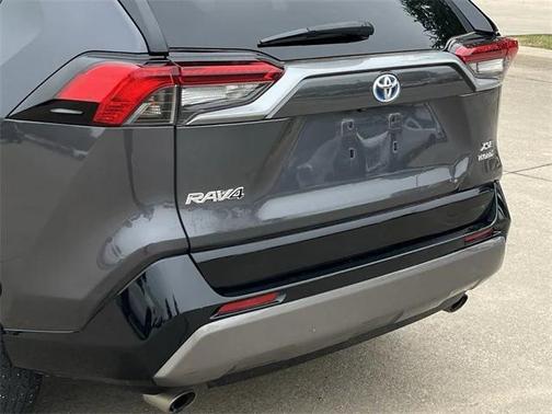 2019 Toyota RAV4 Hybrid SE