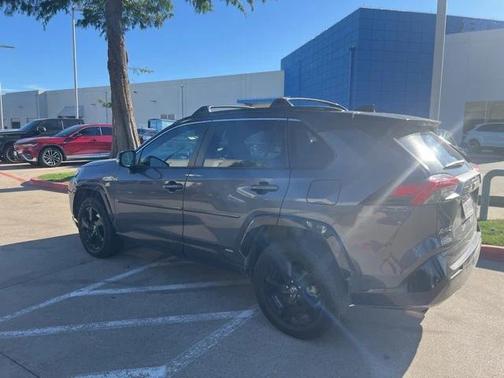 2019 Toyota RAV4 Hybrid SE
